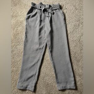 Sienna Sky Women’s Cropped Black & White Plaid Pants Paper Bag Waist Size Large